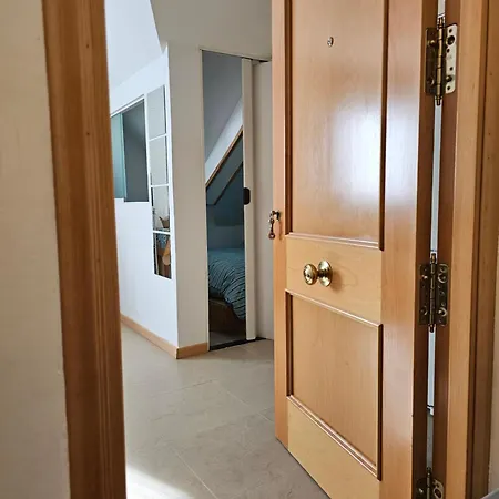 Atico De 25 Mts En Urbanizacion Argualas アパート